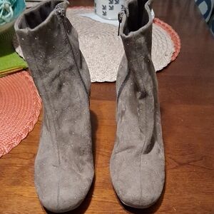 Elegant Suede Ankle Boots